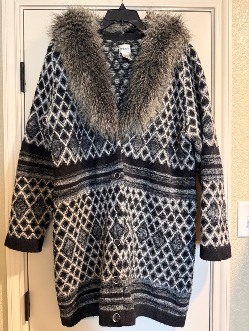 Chico's Black & White Knit Cardigan with Removable Faux Fur Collar - Size 3 (XL)